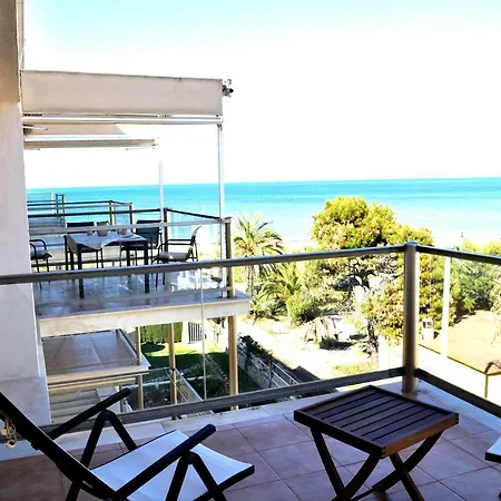 Catamaran Apartment